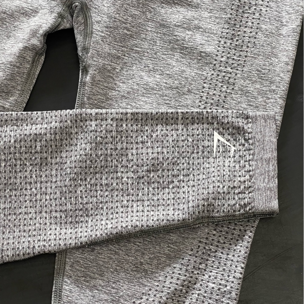 GYMSHARK leggings size M - Picture 2 of 3